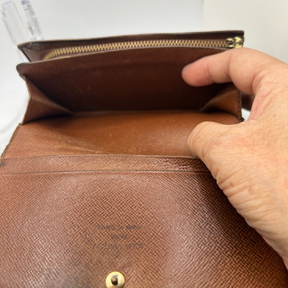 Preowned Louis Vuitton Monogram Monnaie Wallet - Picture 6 of 8